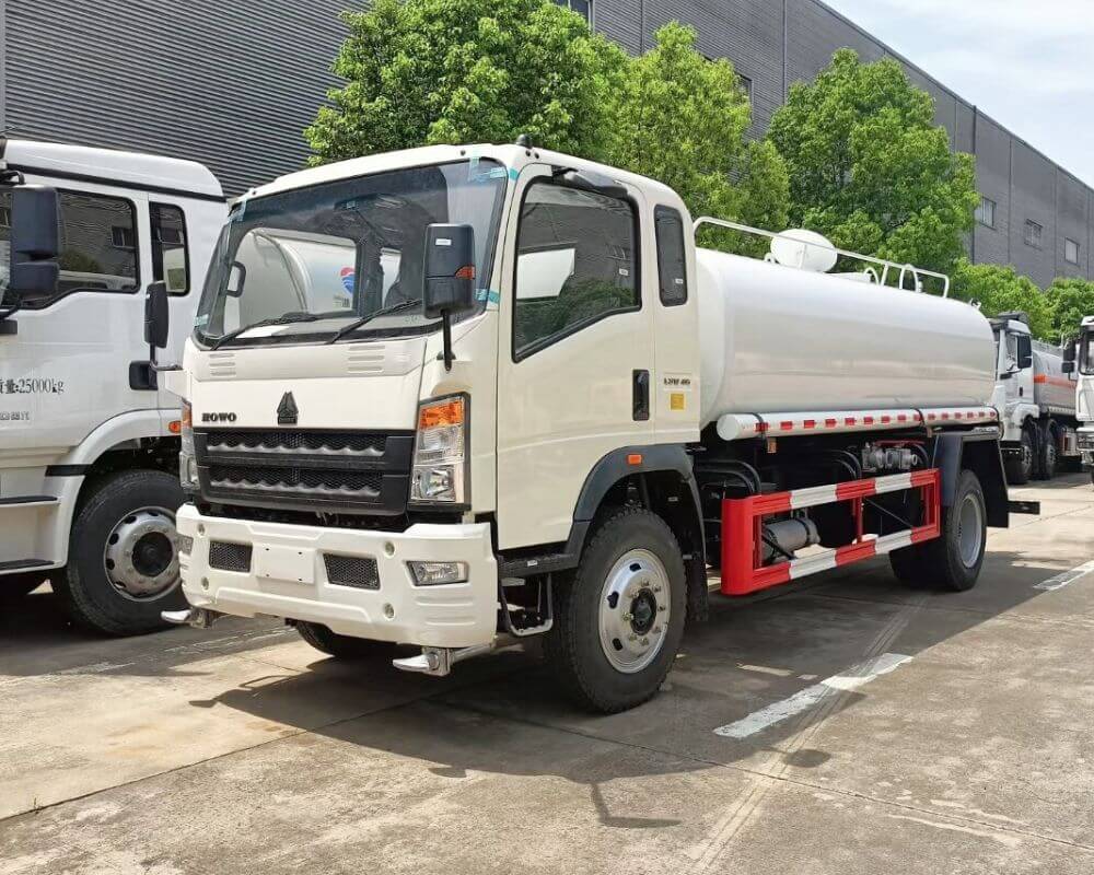 Легкий грузовик Howo для откачки сточных вод 1000x800 - Sinotruks